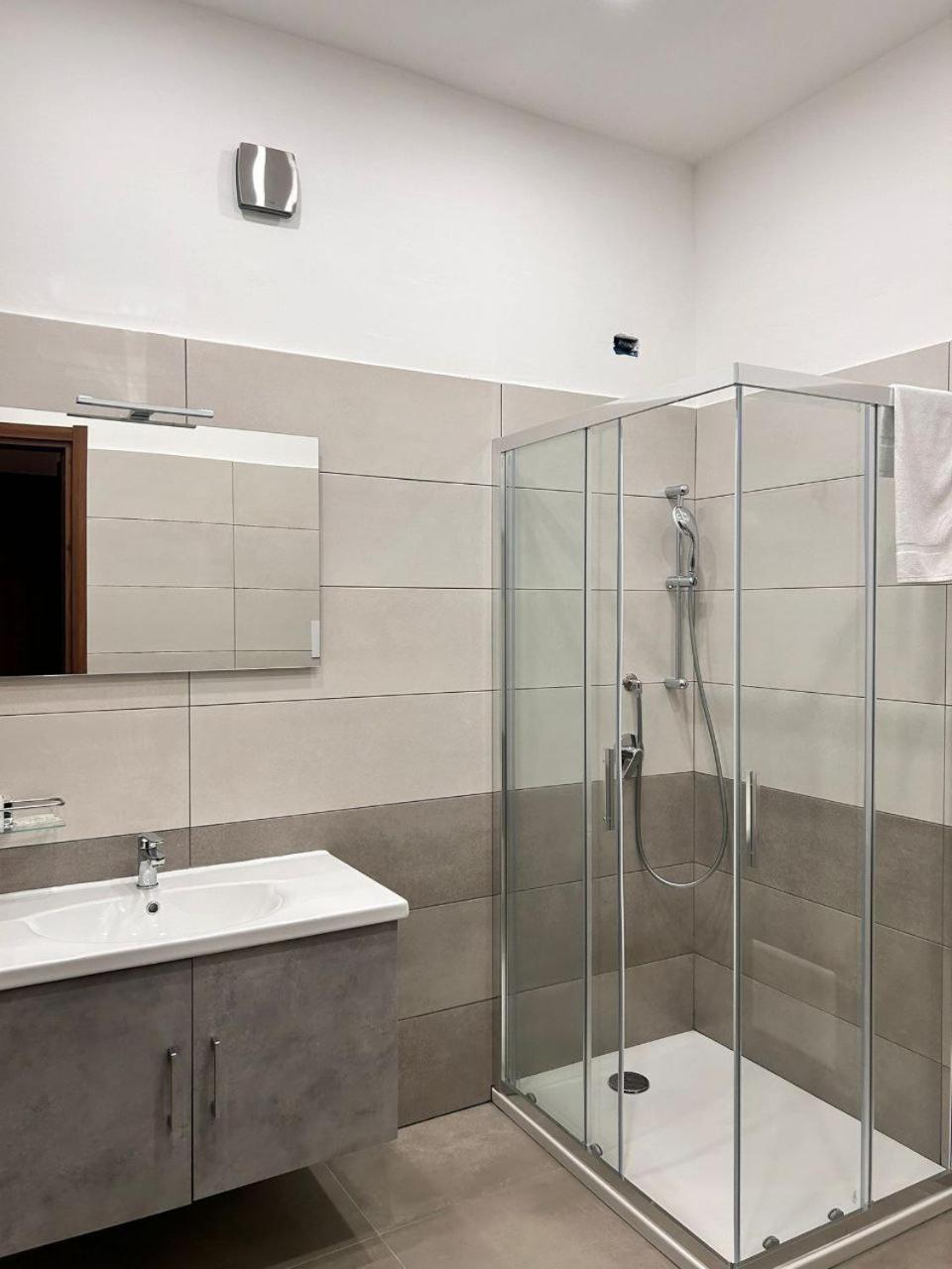 B&B Metropolitan Rc Reggio di Calabria Bagian luar foto